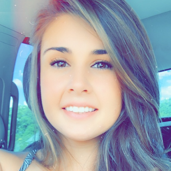 Meet your Posher, Hannah - Picture 1 of 1